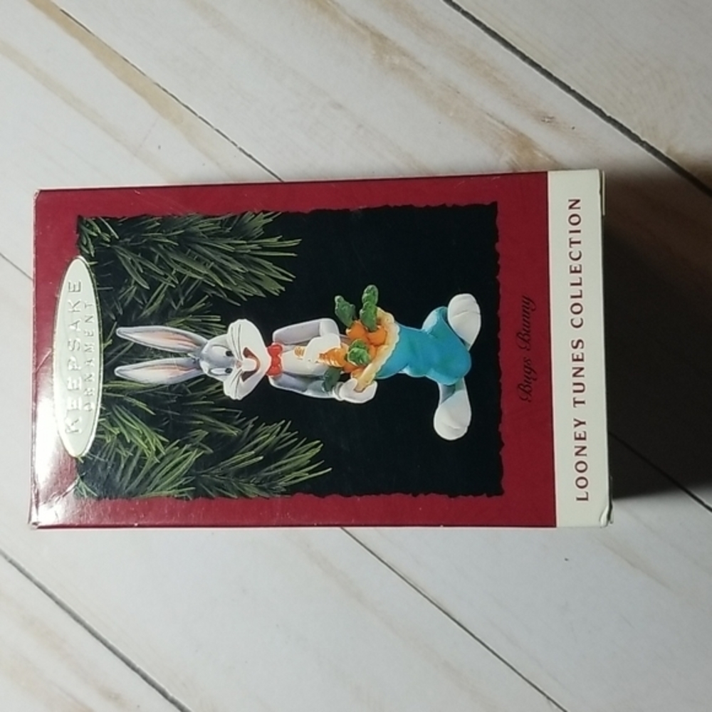 Hallmark keepsake ornament looney tunes NIB